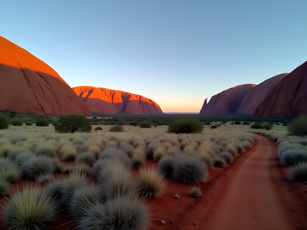 Sunrise at Valley of the Winds trail in Kata Tjuta National Park